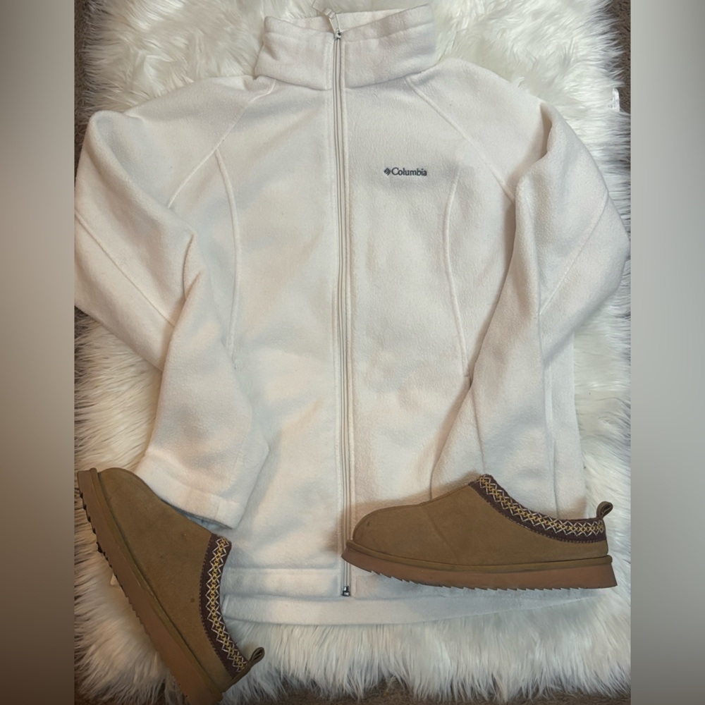 Columbia Women's Cream Fleece Jacket